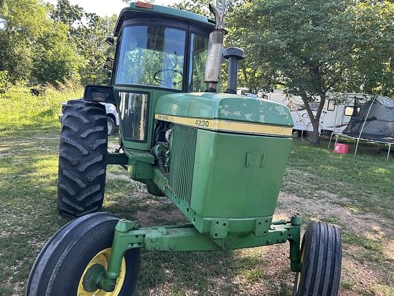 Image of John Deere 4230 equipment image 1