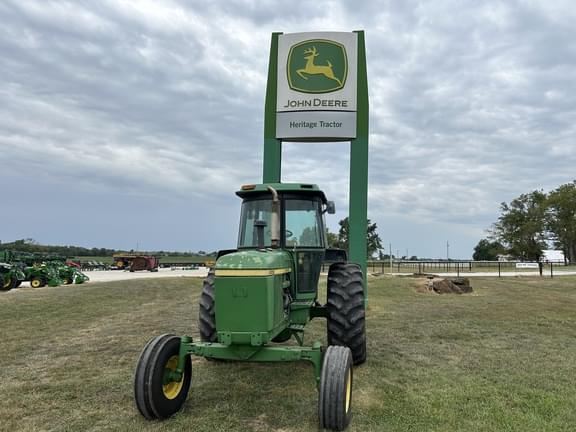 Image of John Deere 4230 equipment image 1
