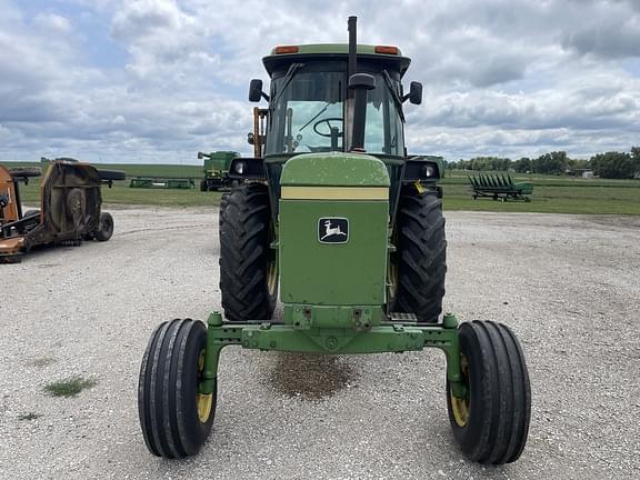 Image of John Deere 4230 equipment image 1