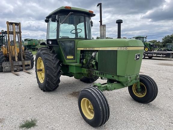 Image of John Deere 4230 equipment image 2