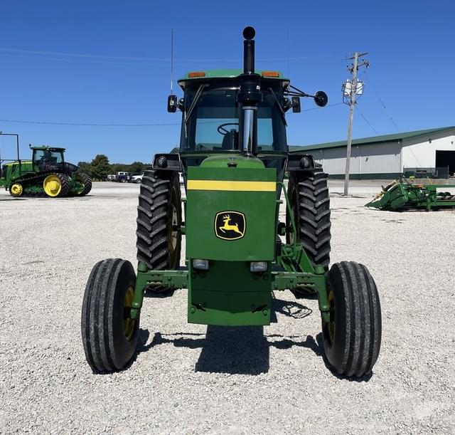 Image of John Deere 4230 equipment image 2