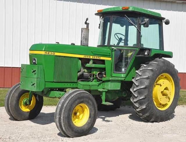 Image of John Deere 4230 equipment image 1