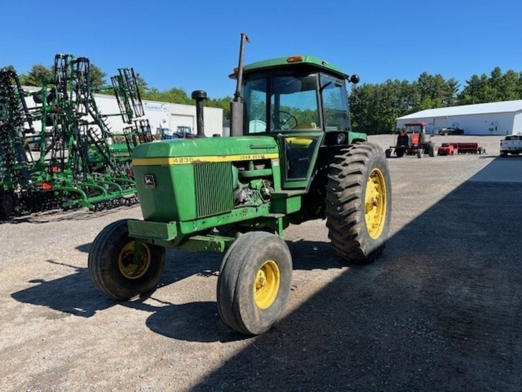 1973 John Deere 4230 Equipment Image0