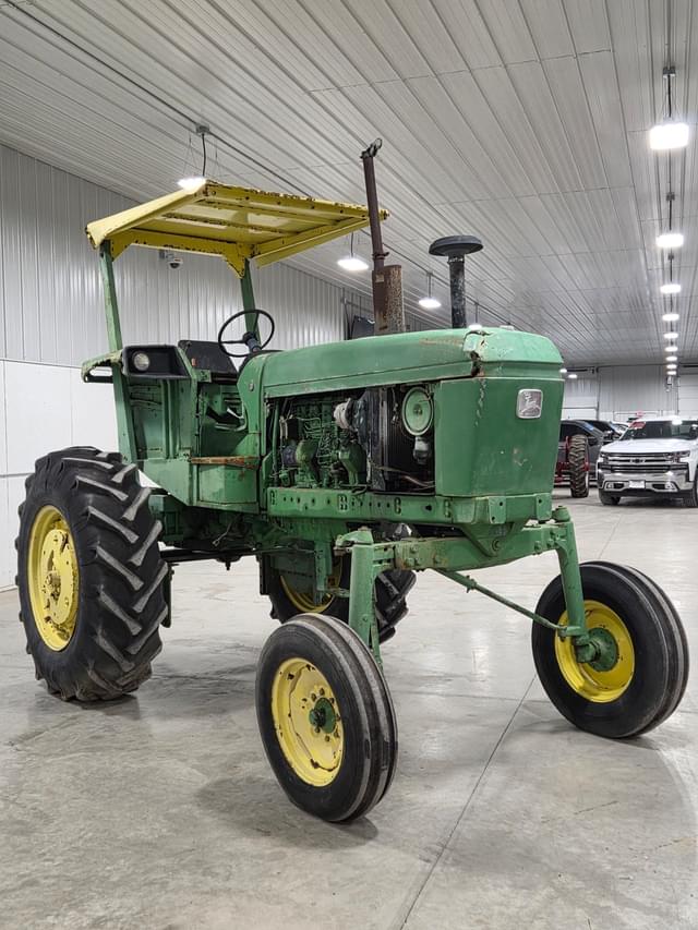 Image of John Deere 4230 equipment image 2