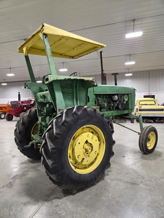 Image of John Deere 4230 equipment image 4