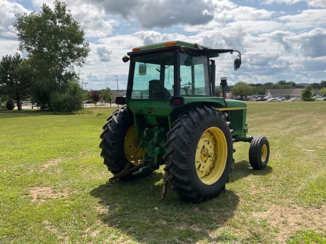 Image of John Deere 4230 equipment image 4