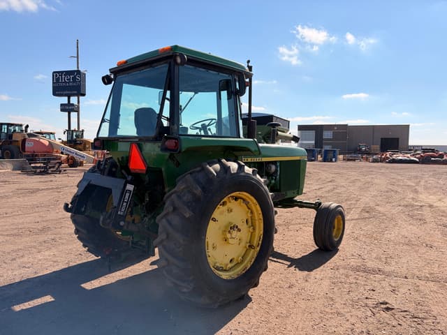 Image of John Deere 4230 equipment image 2