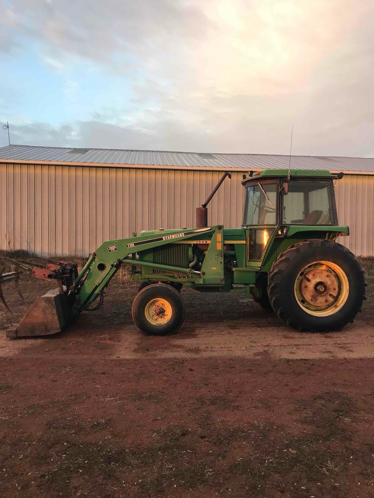 Main image John Deere 4230