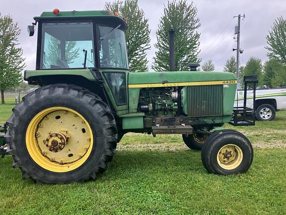 Image of John Deere 4430 equipment image 1