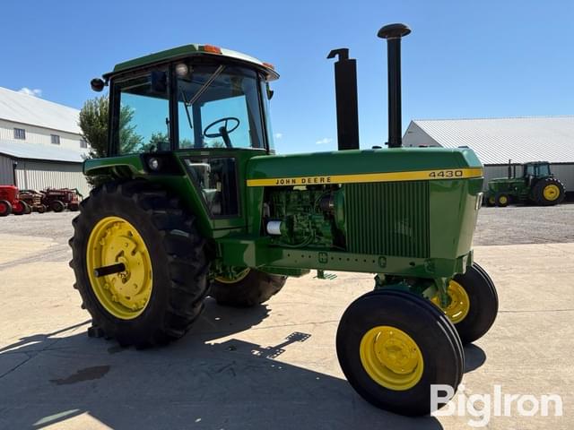 Image of John Deere 4430 equipment image 2