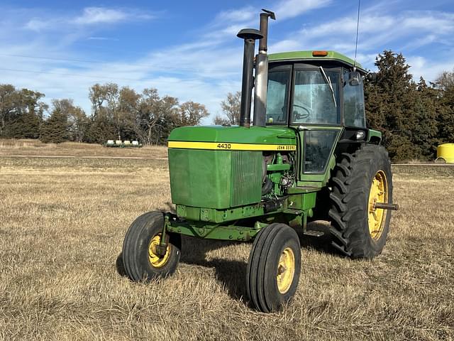 Image of John Deere 4430 equipment image 2