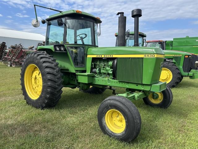 Image of John Deere 4430 equipment image 1