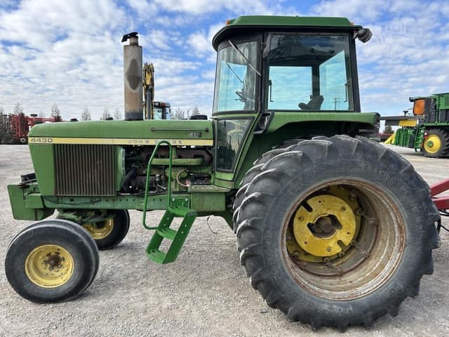 Image of John Deere 4430 equipment image 2