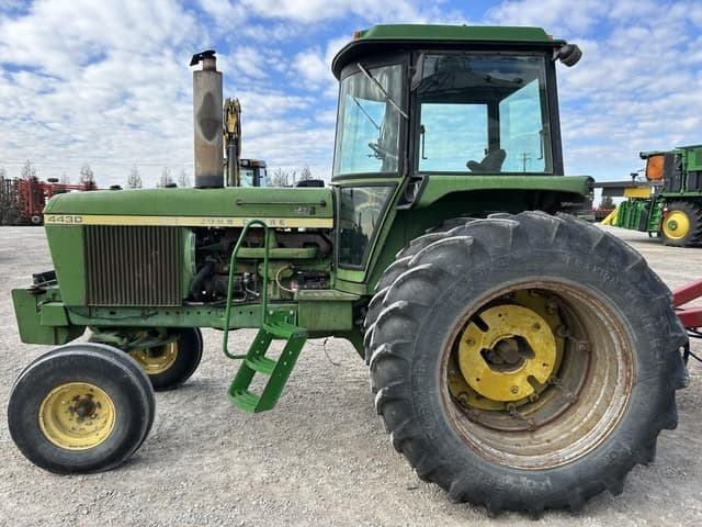 Image of John Deere 4430 equipment image 2