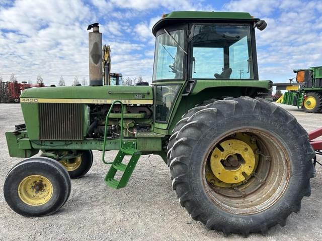 Image of John Deere 4430 equipment image 2