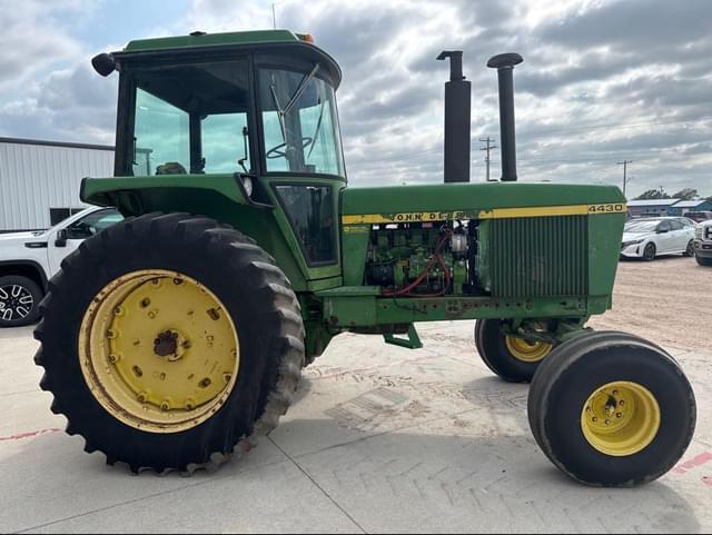 Image of John Deere 4430 equipment image 3