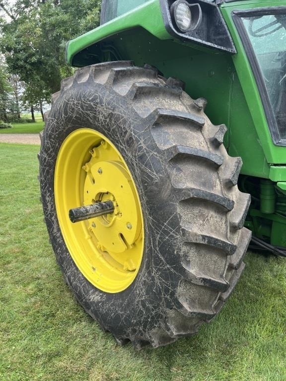 Image of John Deere 4430 equipment image 4