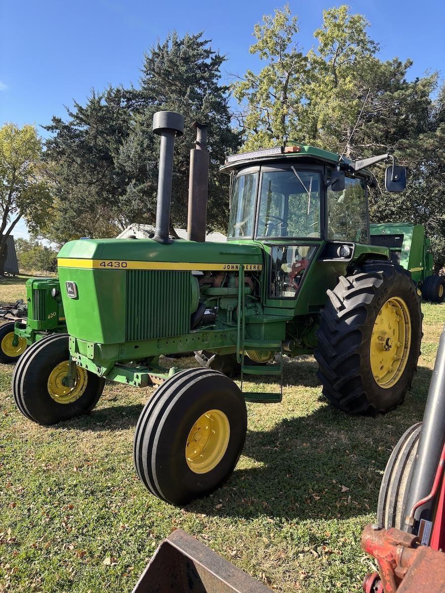 1973 John Deere 4430 Equipment Image0