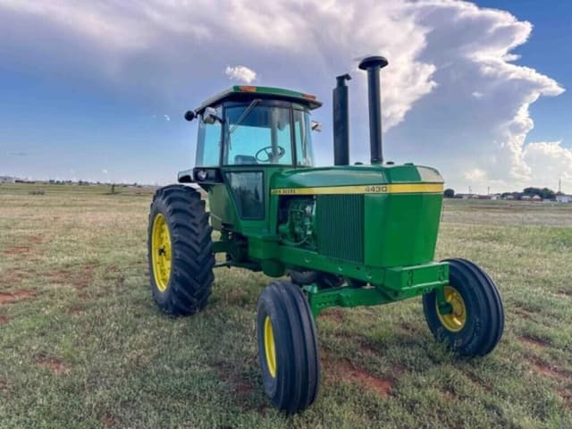Image of John Deere 4430 equipment image 2