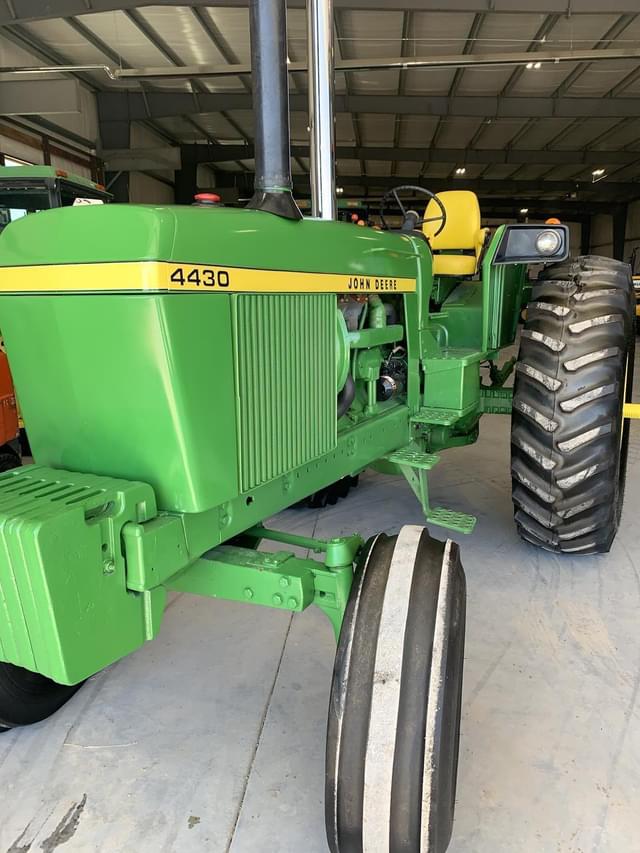 Image of John Deere 4430H equipment image 1