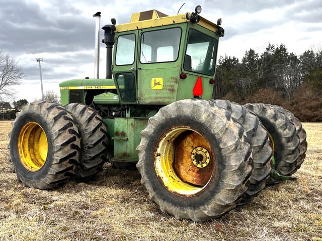 Image of John Deere 7520 equipment image 1