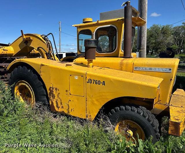 Image of John Deere 760-A equipment image 2