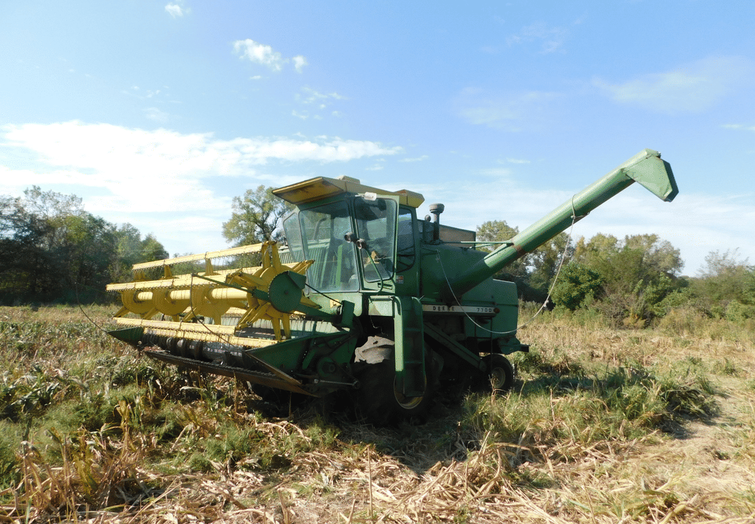 Image of John Deere 7700 Image 1