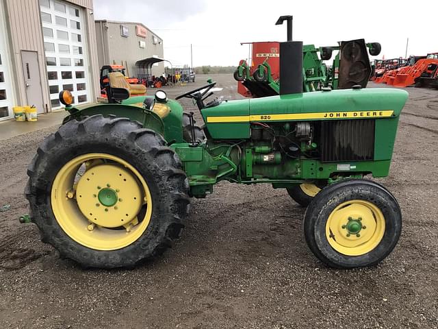 Image of John Deere 820 equipment image 2