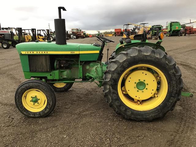 Image of John Deere 820 equipment image 3