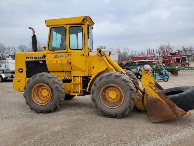 Image of John Deere 544B equipment image 3