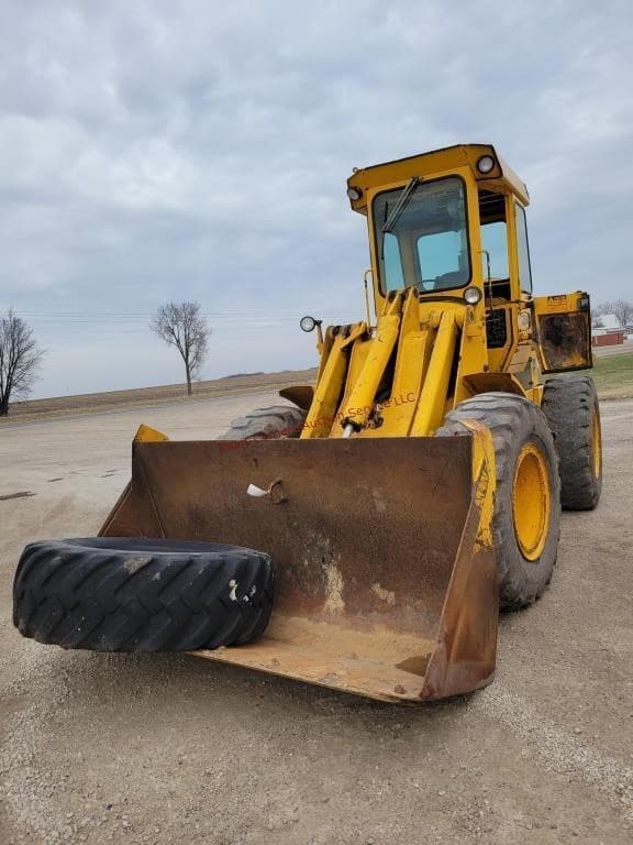 Image of John Deere 544B equipment image 1