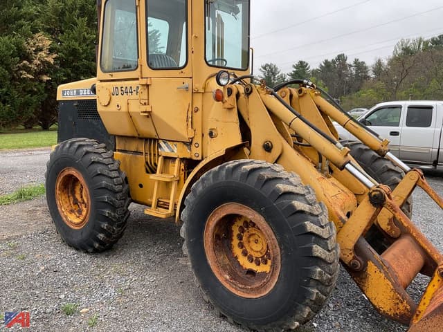 Image of John Deere 544A equipment image 4