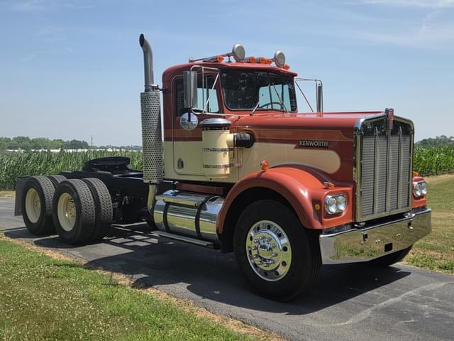 Image of Kenworth W900 equipment image 2