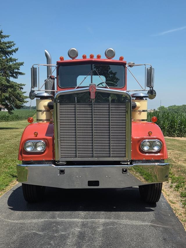 Image of Kenworth W900 equipment image 1