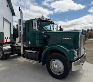 Main image Kenworth W900