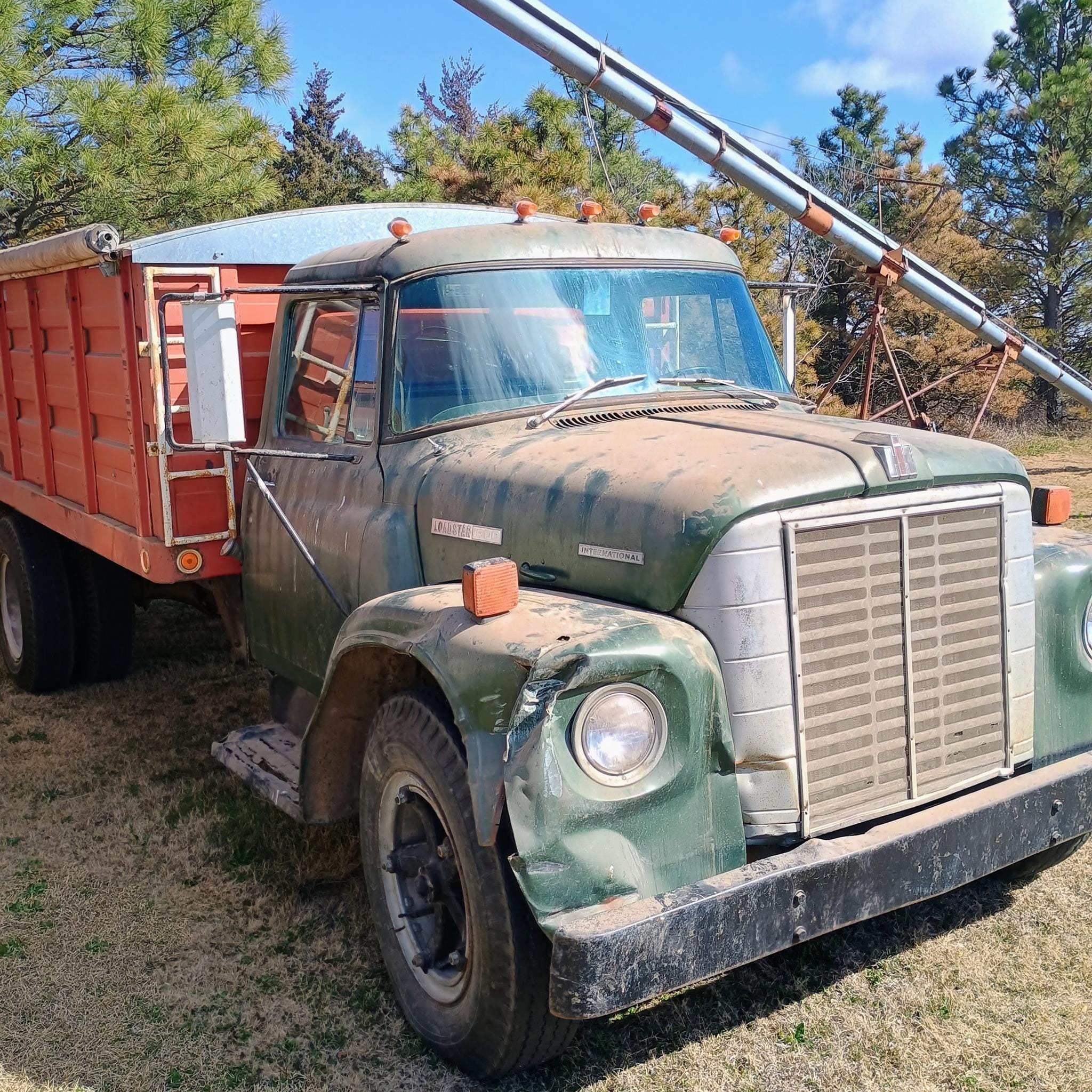 1973 International Loadstar 1600 Equipment Image0