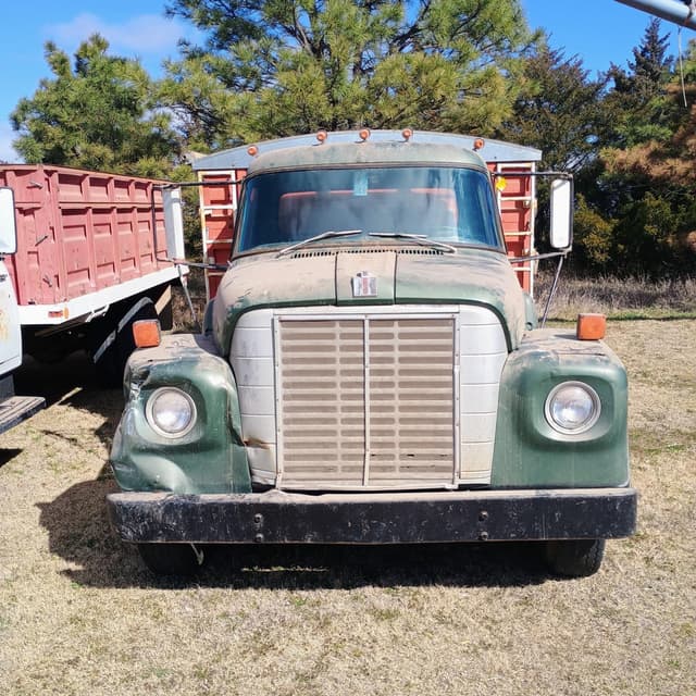 Image of International Loadstar 1600 equipment image 1