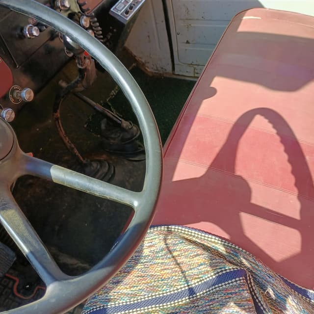 Image of International Loadstar 1700 equipment image 3