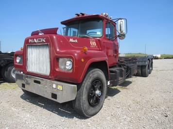 Main image Mack R685