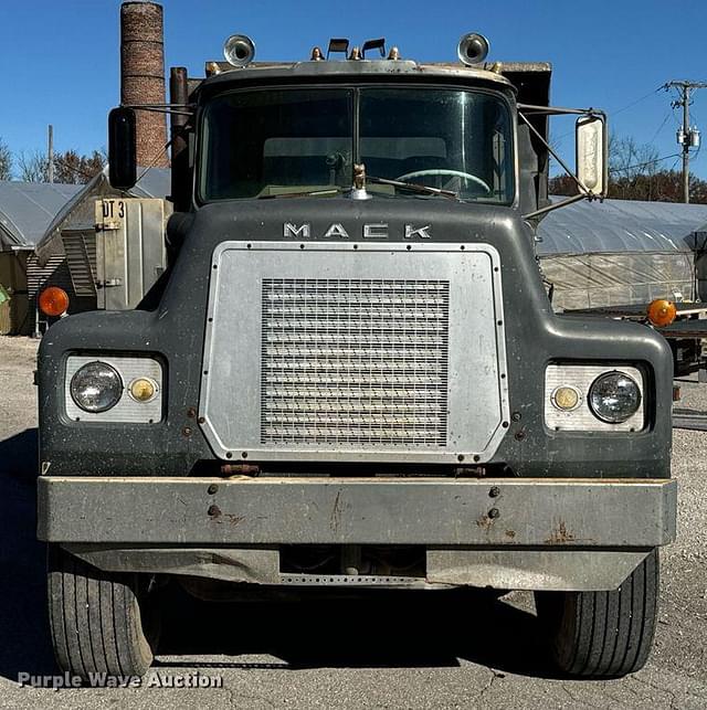 Image of Mack RL600L equipment image 1