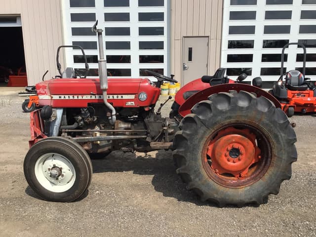 Image of Massey Ferguson 135 equipment image 2