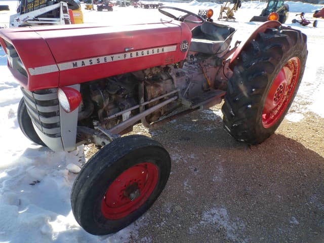 Image of Massey Ferguson 135 equipment image 3