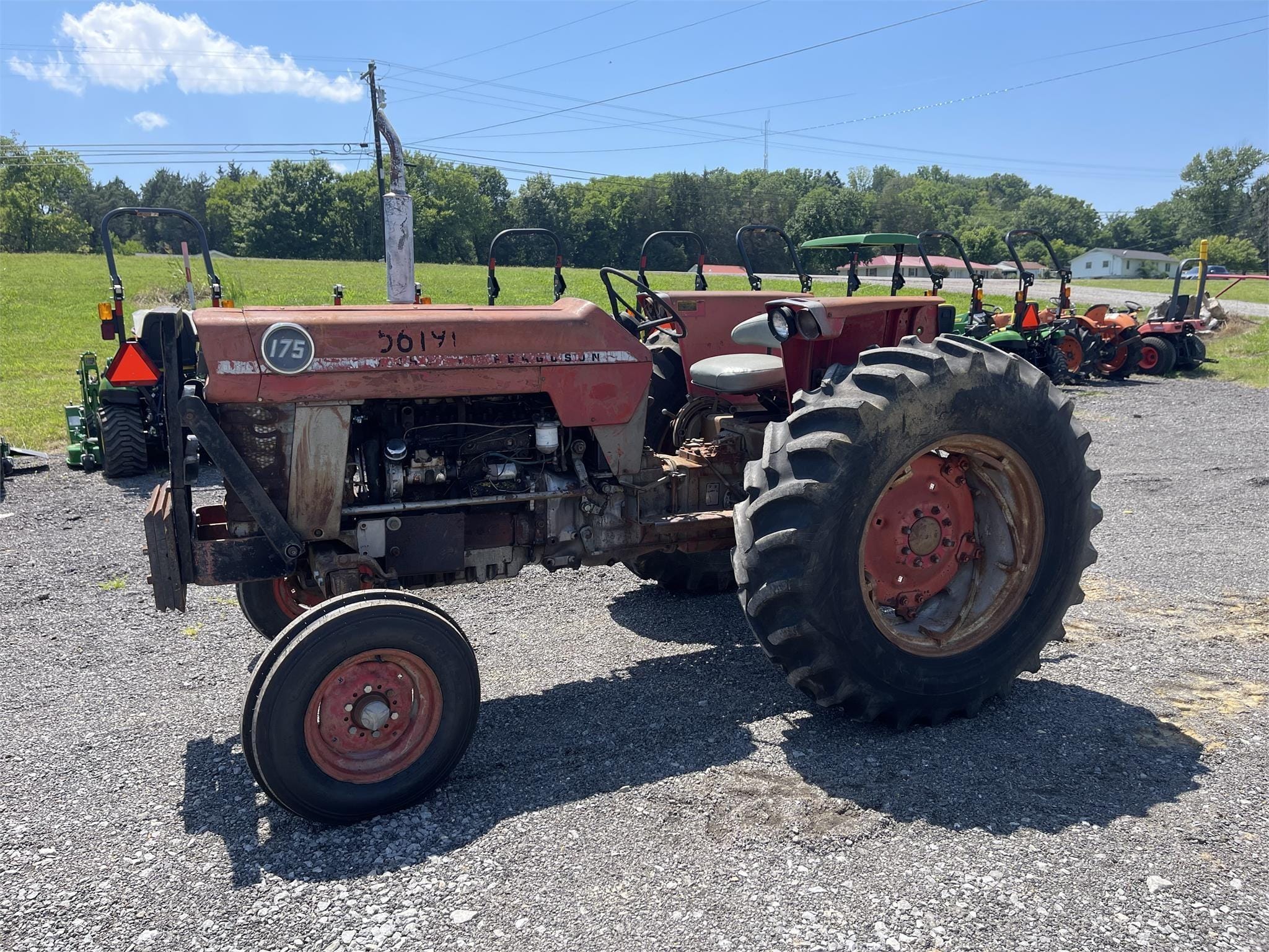 1973 Massey Ferguson 175 Equipment Image0