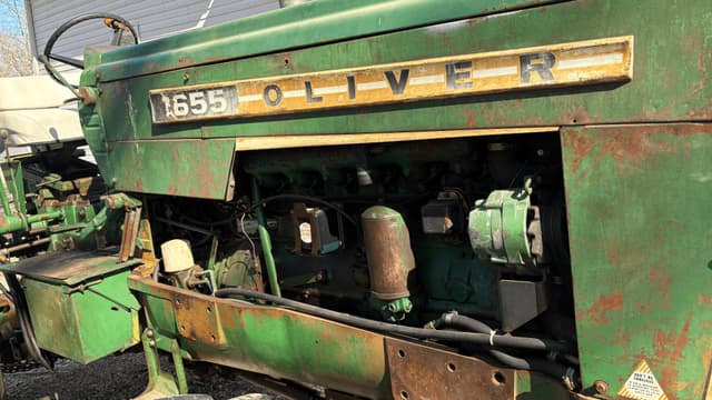 Image of Oliver 1655 equipment image 3