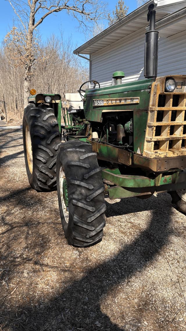 Image of Oliver 1655 equipment image 2