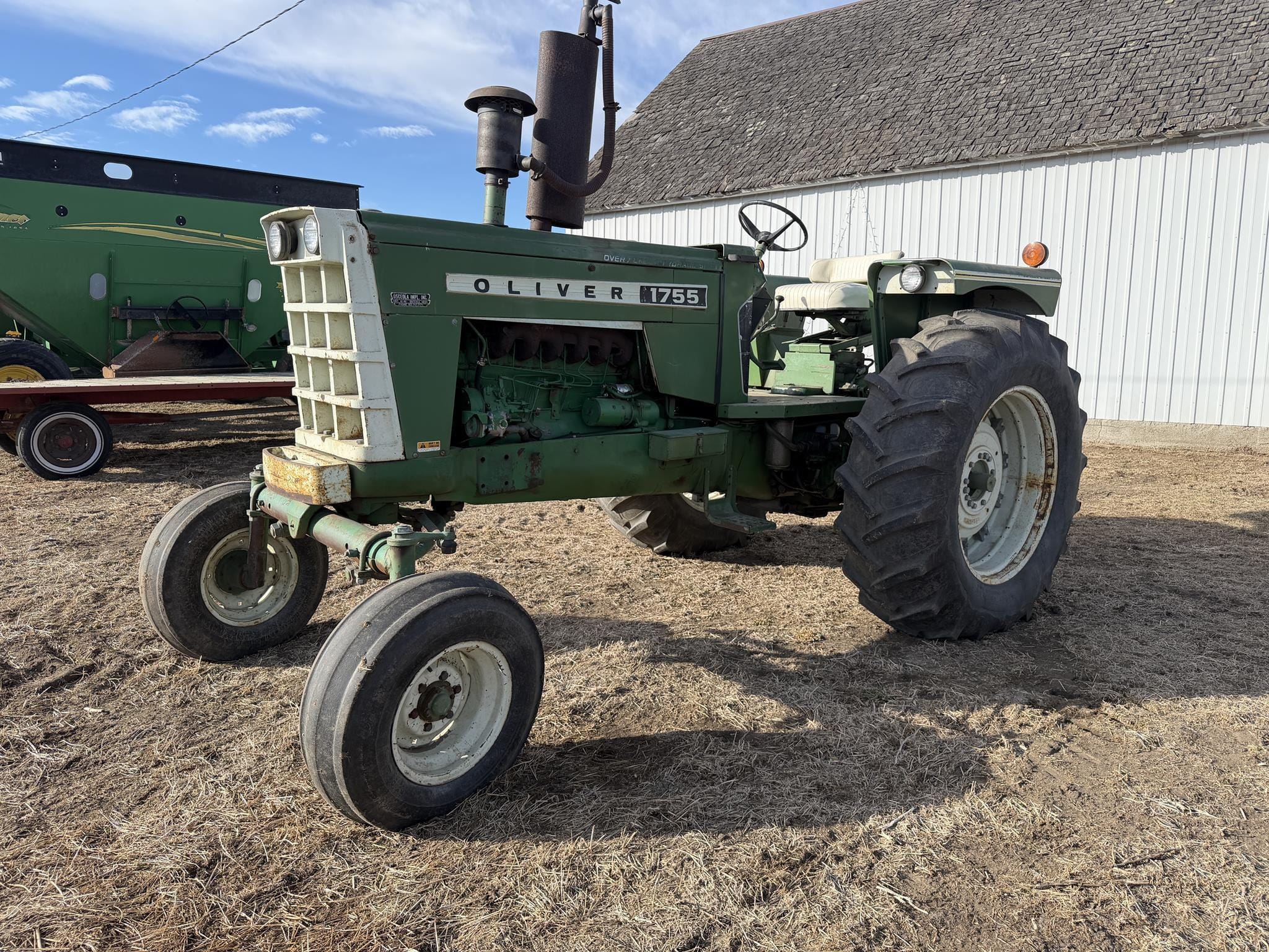 1973 Oliver 1755 Equipment Image0