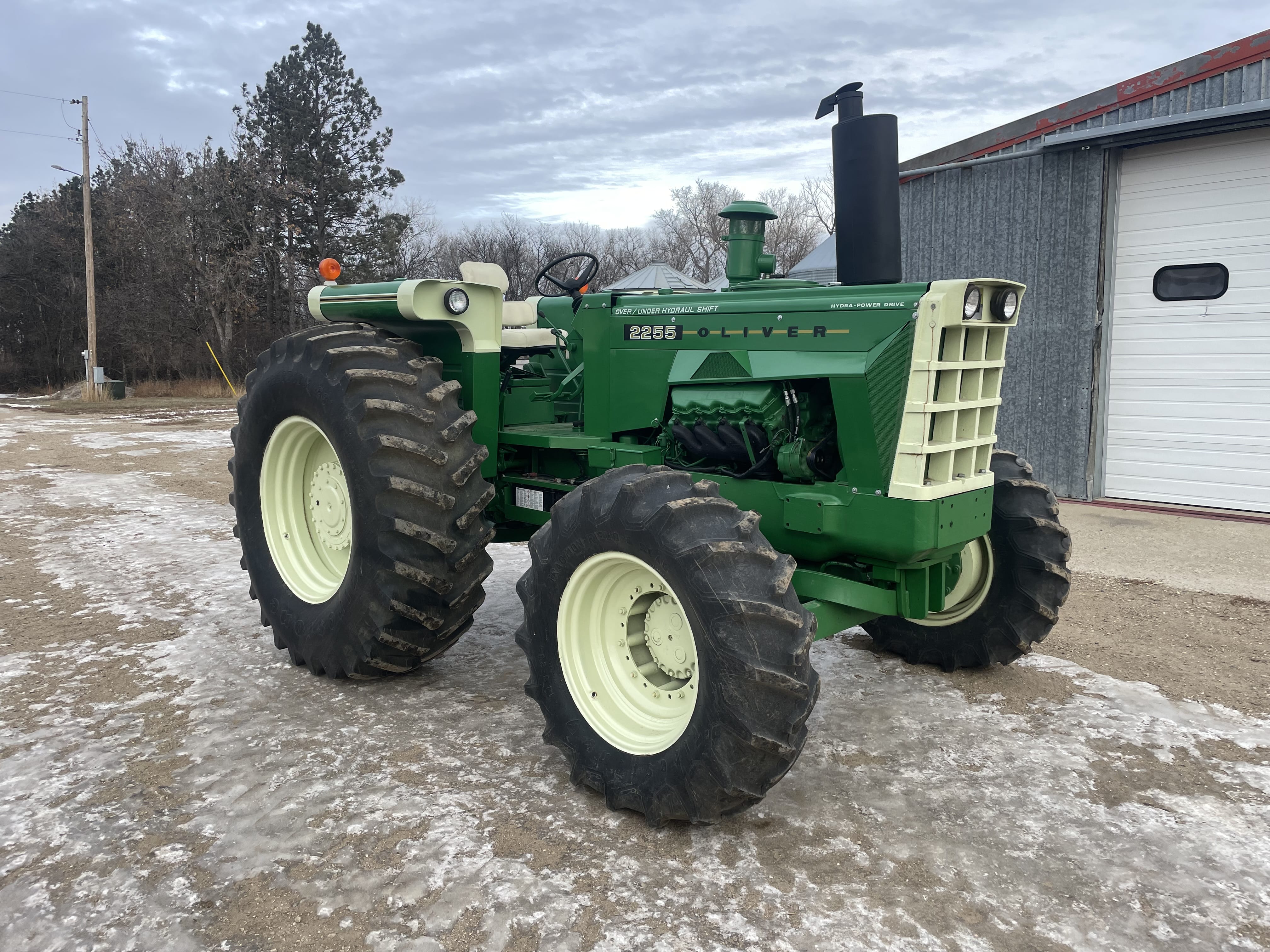 Main image Oliver 2255