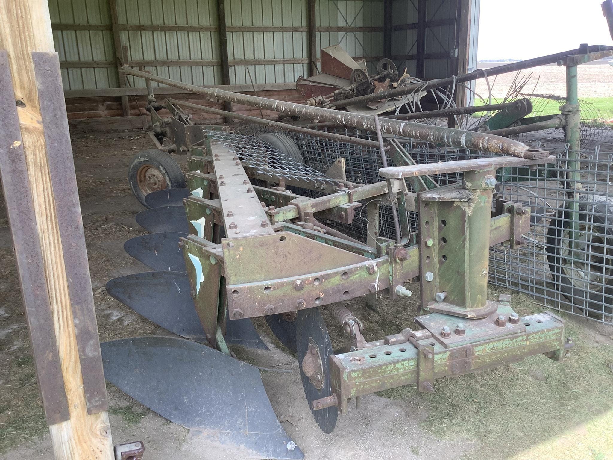 1973 Oliver 575 Equipment Image0