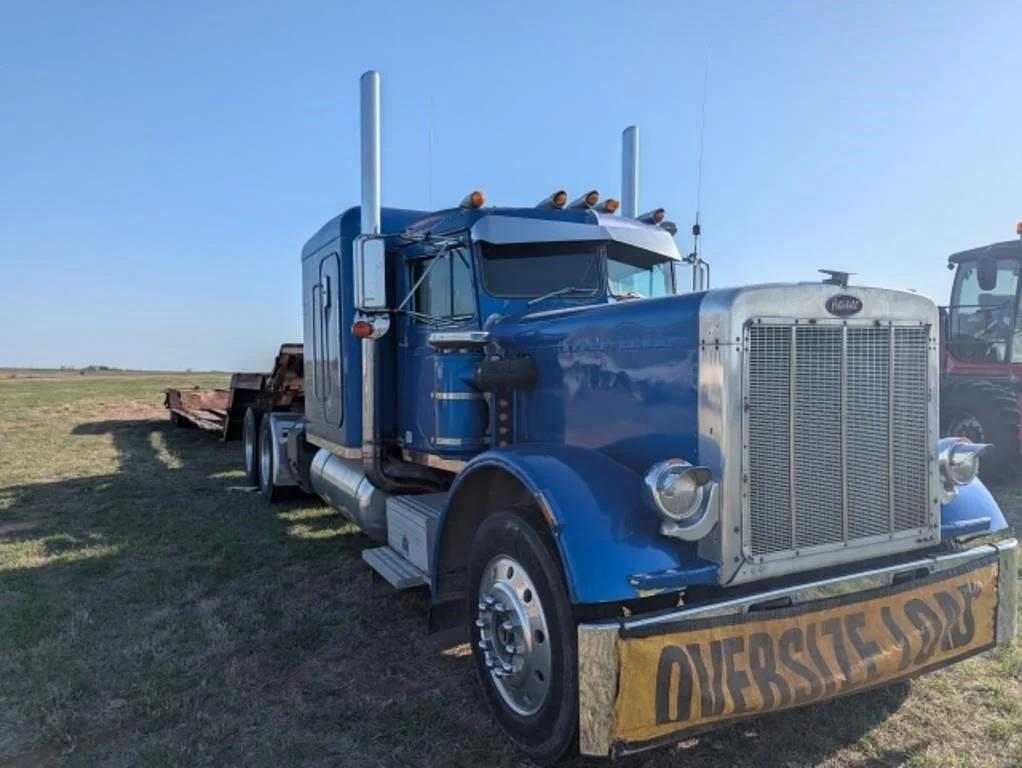 Image of Peterbilt 359 Primary image