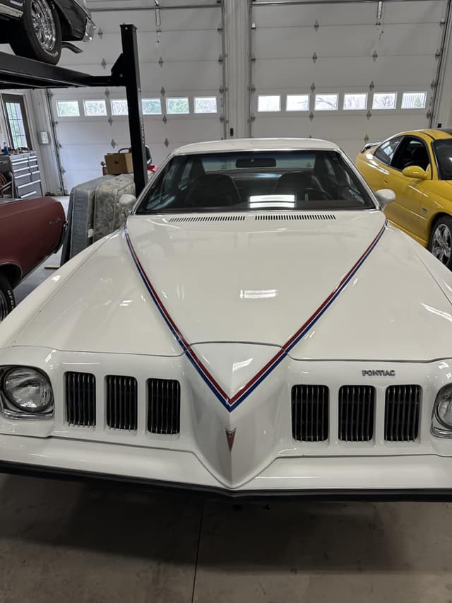 Image of Pontiac Grand AM equipment image 1